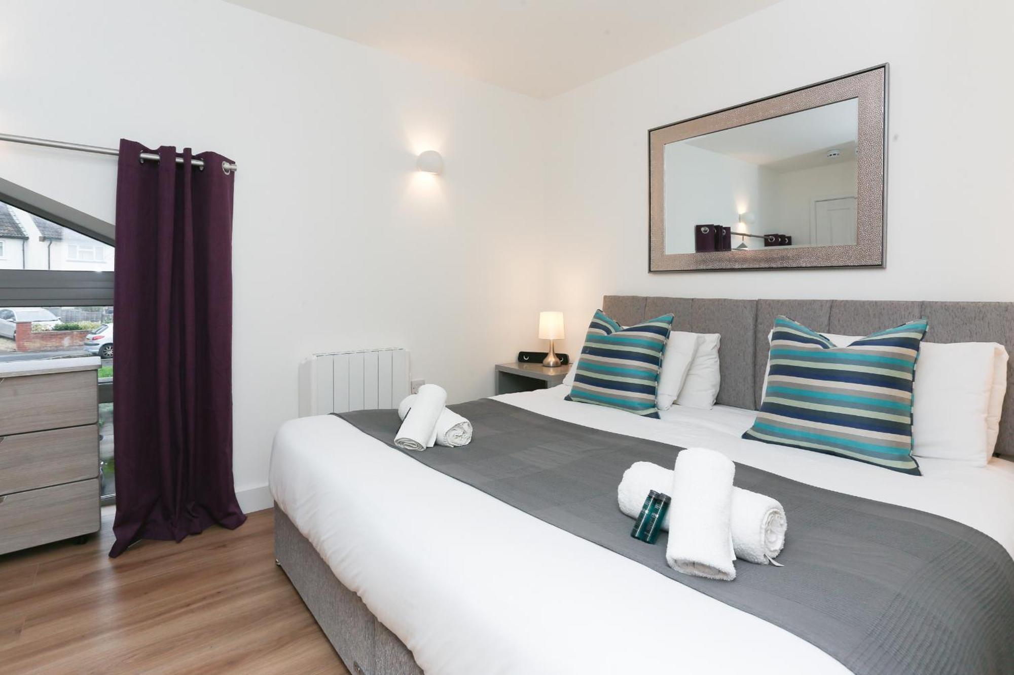 Strawberry Line, Apartment 2 ويلْزْ المظهر الخارجي الصورة