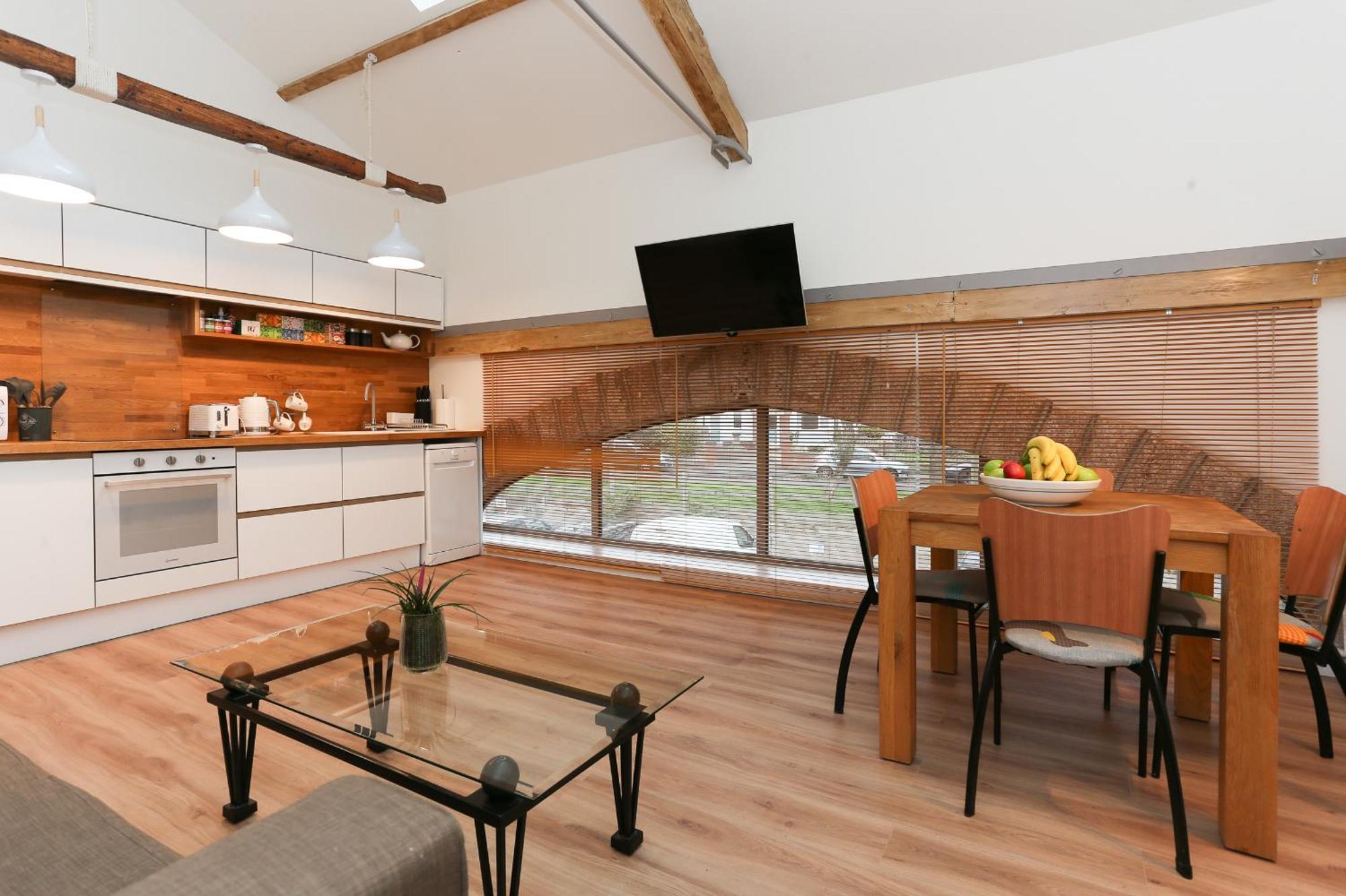 Strawberry Line, Apartment 2 ويلْزْ المظهر الخارجي الصورة